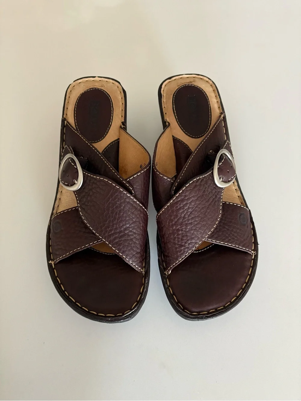 Born BOC Women’s Brown Leather Crossover Slide Sandals Wedge w/ Silver Buckle 10